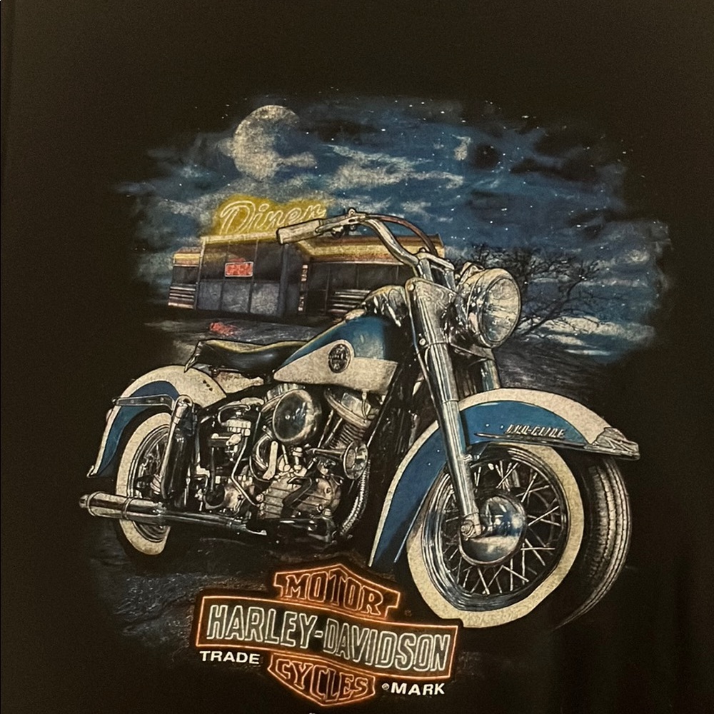Harley-Davidson Tee with Vintage Motorcycle Art, size XL